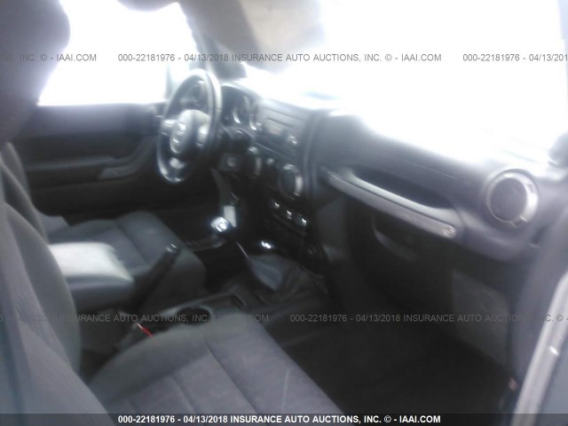 1C4AJWAG9CL201737 - 2012 JEEP WRANGLER SPORT 银色 照片 5