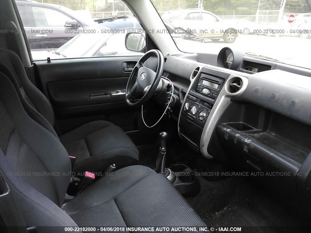 JTLKT334054003131 - 2005 TOYOTA SCION XB MAROON photo 5