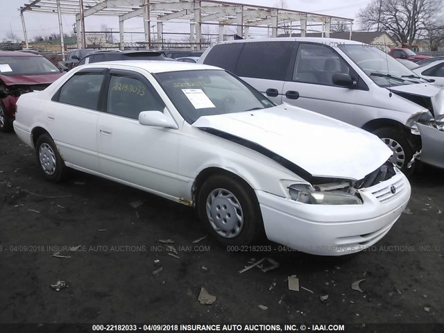 4T1BG22K5WU844983 - 1998 TOYOTA CAMRY CE/LE/XLE 白色 照片 1