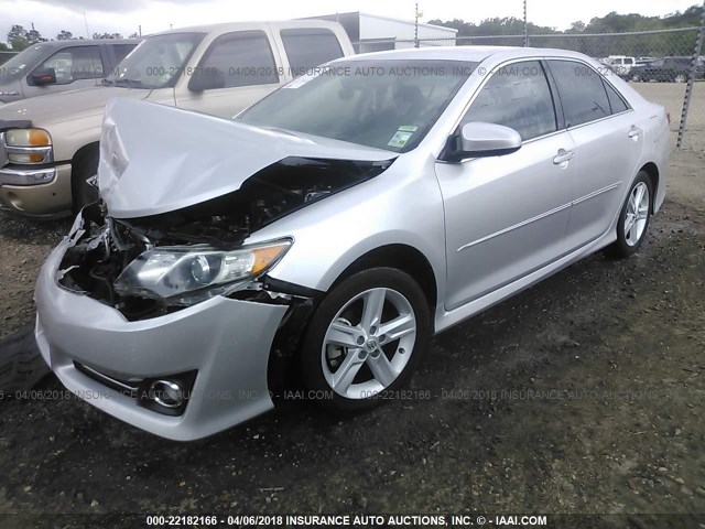 4T1BF1FK4DU239034 - 2013 TOYOTA CAMRY L/SE/LE/XLE SILVER photo 2