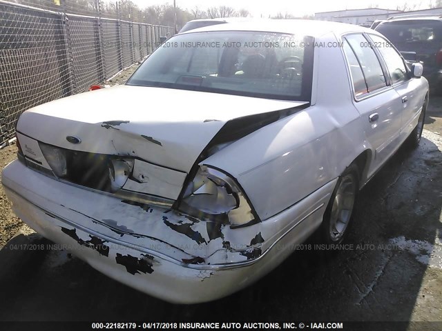 2FAFP74W2XX166552 - 1999 FORD CROWN VICTORIA LX WHITE photo 4