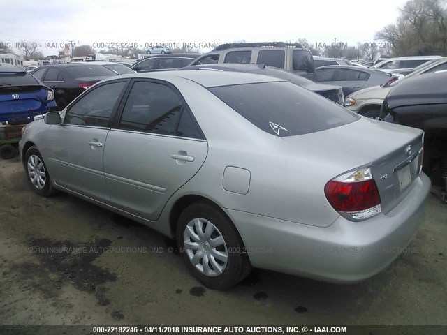 4T1BE32K35U414752 - 2005 TOYOTA CAMRY LE/XLE/SE SILVER photo 3