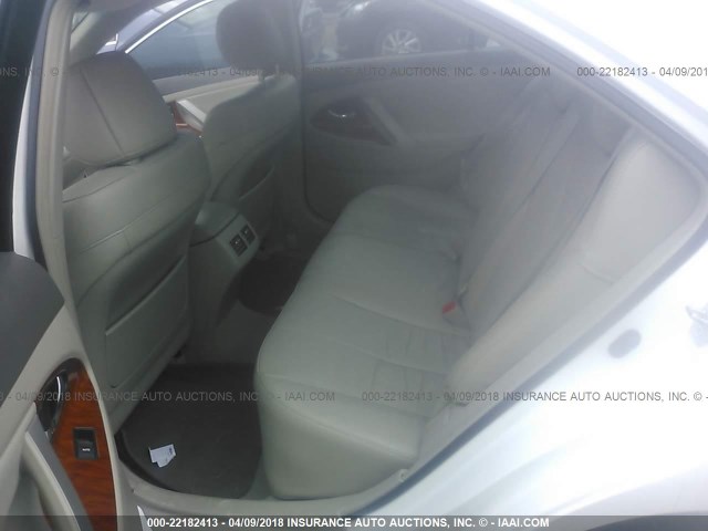 4T1BK3EKXBU610624 - 2011 TOYOTA CAMRY SE/LE/XLE WHITE photo 8