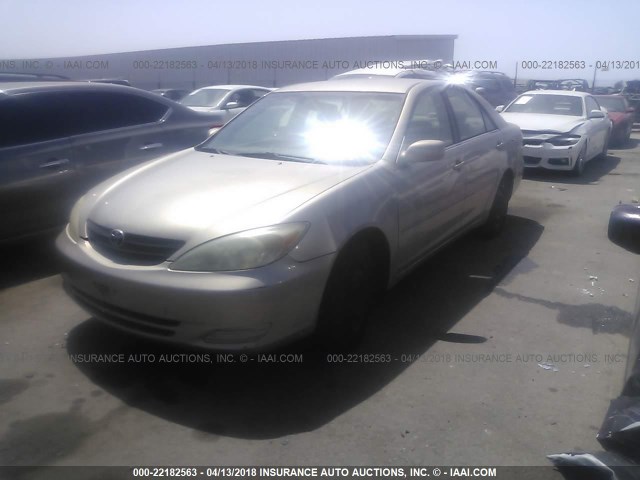 4T1BE32K82U616918 - 2002 TOYOTA CAMRY LE/XLE/SE GOLD photo 2