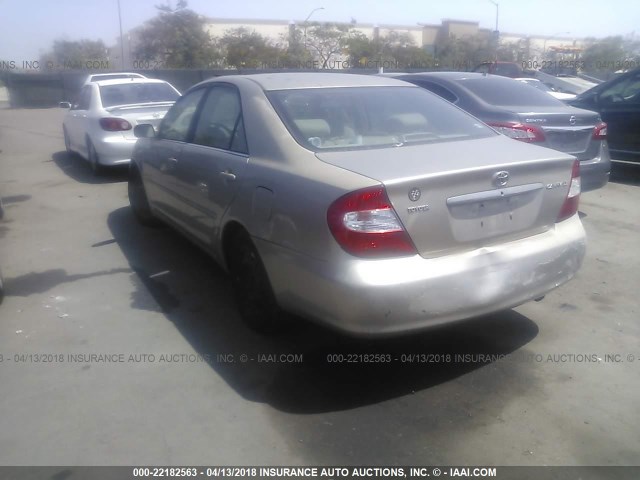 4T1BE32K82U616918 - 2002 TOYOTA CAMRY LE/XLE/SE GOLD photo 3
