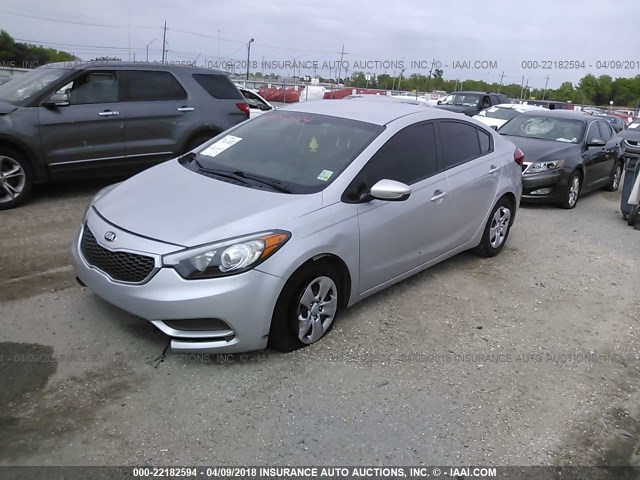 KNAFK4A69F5401005 - 2015 KIA FORTE LX SILVER photo 2