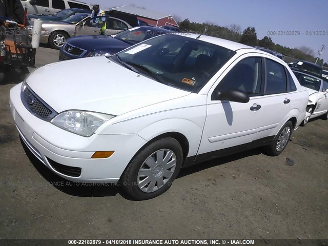 1FAFP34N07W178517 - 2007 FORD FOCUS ZX4/S/SE/SES WHITE photo 2