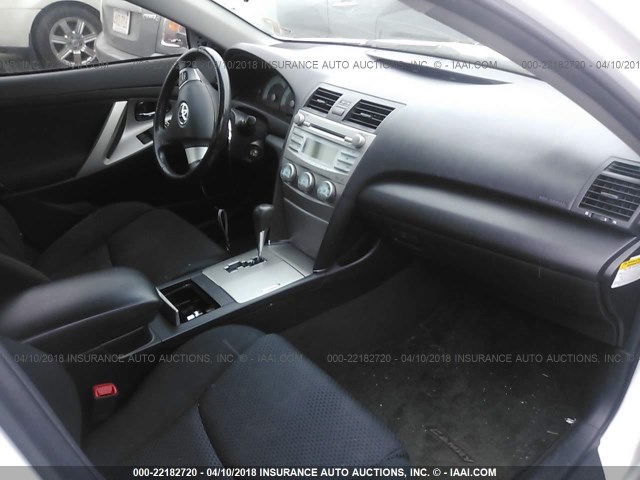 4T1BE46KX9U909469 - 2009 TOYOTA CAMRY SE/LE/XLE 白色 照片 5