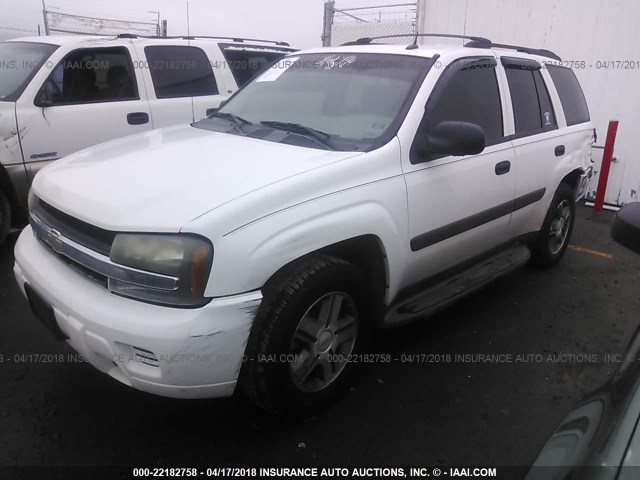 1GNDT13S852107750 - 2005 CHEVROLET TRAILBLAZER LS/LT WHITE photo 2