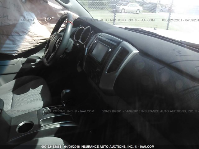 3TMJU4GN0FM192320 - 2015 TOYOTA TACOMA DOUBLE CAB PRERUNNER WHITE photo 5