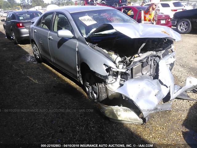 JTNBE46K273083980 - 2007 TOYOTA CAMRY NEW GENERAT CE/LE/XLE/SE SILVER photo 1