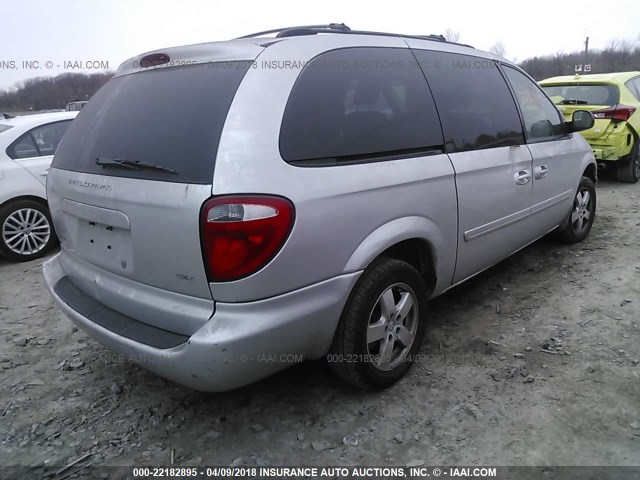 2D4GP44L77R105773 - 2007 DODGE GRAND CARAVAN SXT SILVER photo 4