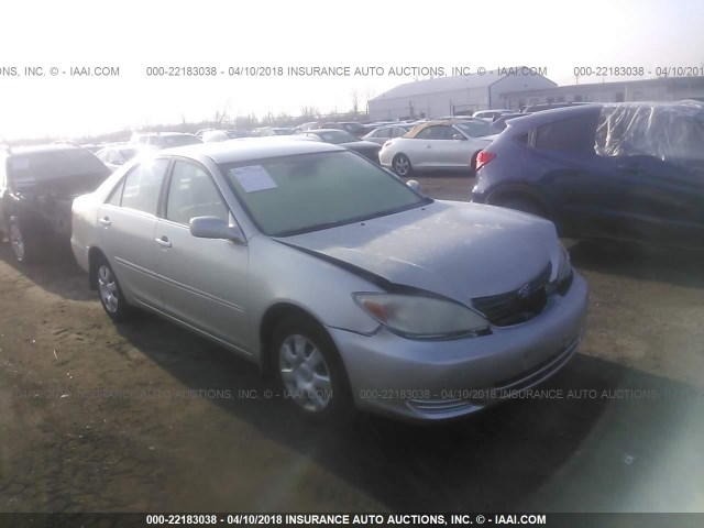 4T1BE32K24U916909 - 2004 TOYOTA CAMRY LE/XLE/SE SILVER photo 1