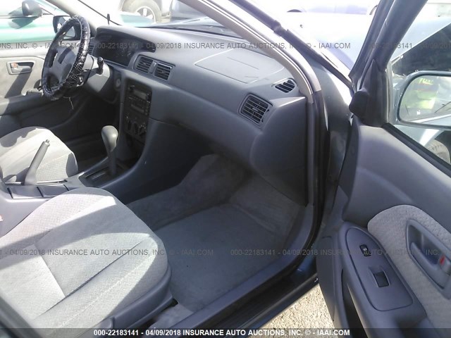 JT2BG22K010606066 - 2001 TOYOTA CAMRY CE/LE/XLE 绿色 照片 5