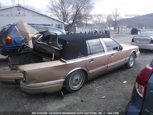 1LNLM82W2RY668023 - 1994 LINCOLN TOWN CAR SIGNATURE/TOURNAMENT PINK photo 4