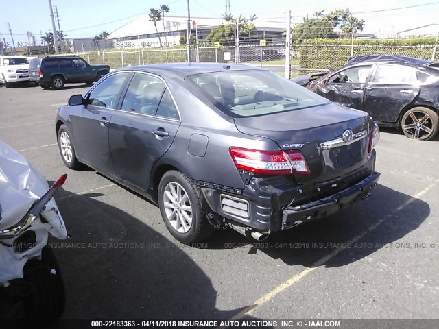 4T1BK3EK4BU628374 - 2011 TOYOTA CAMRY SE/LE/XLE GRAY photo 3