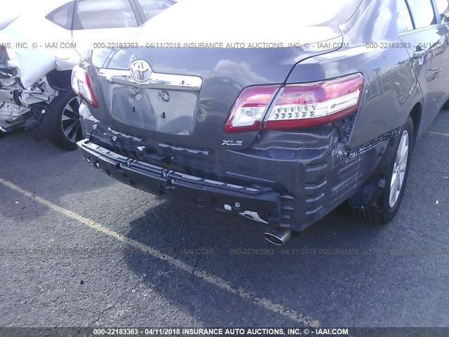4T1BK3EK4BU628374 - 2011 TOYOTA CAMRY SE/LE/XLE GRAY photo 6