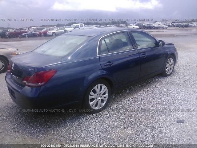 4T1BK36B58U309296 - 2008 TOYOTA AVALON XL/XLS/TOURING/LIMITED BLUE photo 4