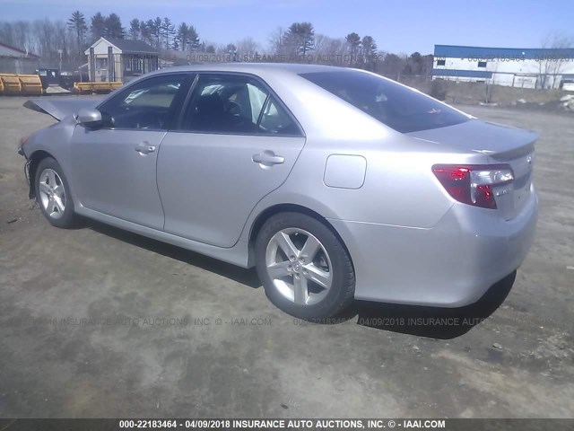 4T1BF1FK7EU346452 - 2014 TOYOTA CAMRY L/SE/LE/XLE 银色 照片 3