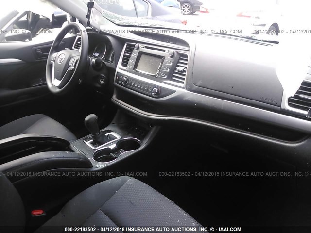 5TDBZRFH2JS841378 - 2018 TOYOTA HIGHLANDER LE/LE PLUS GRAY photo 5