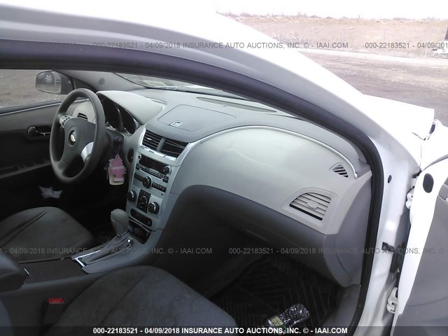 1G1ZB5EB4A4106379 - 2010 CHEVROLET MALIBU LS თეთრი ფოტო 5