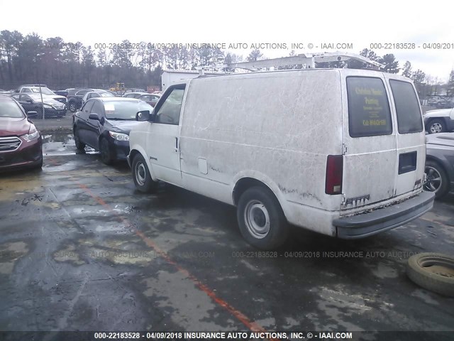 1GTDM19W0YB535204 - 2000 GMC SAFARI XT WHITE photo 3