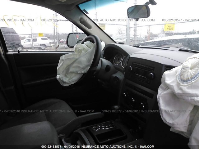 1J8GR48K77C674973 - 2007 JEEP GRAND CHEROKEE LAREDO/COLUMBIA/FREEDOM 灰色 照片 5