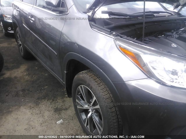 5TDBZRFH0JS494293 - 2018 TOYOTA HIGHLANDER LE/LE PLUS GRAY photo 6