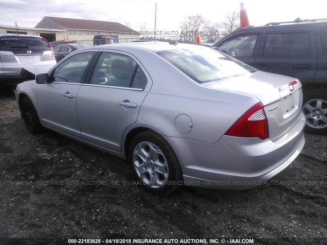 3FAHP0HA7AR344492 - 2010 FORD FUSION SE SILVER photo 3