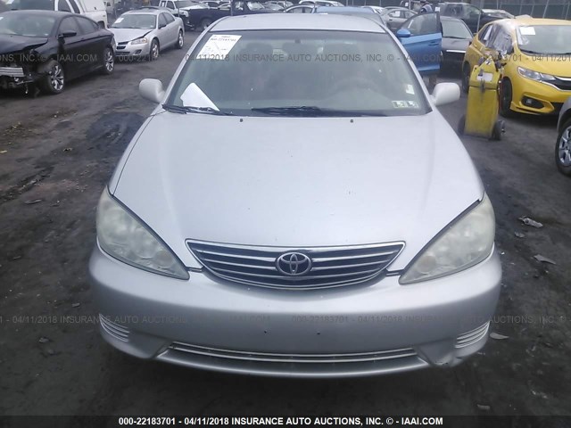 4T1BE30K85U100095 - 2005 TOYOTA CAMRY LE/XLE/SE SILVER photo 6