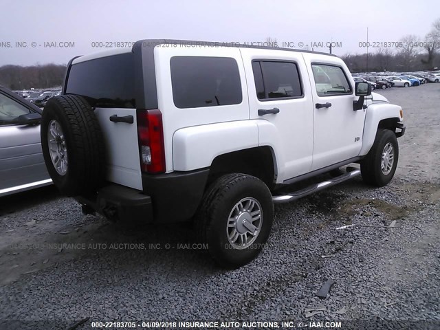 5GTEN13E488199323 - 2008 HUMMER H3 WHITE photo 4