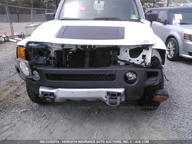 5GTEN13E488199323 - 2008 HUMMER H3 WHITE photo 6