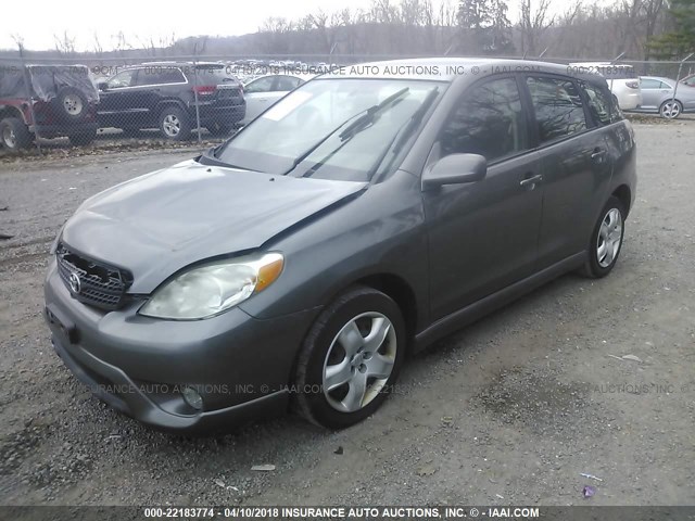 2T1KR32E15C496254 - 2005 TOYOTA COROLLA MATRIX XR GRAY photo 2