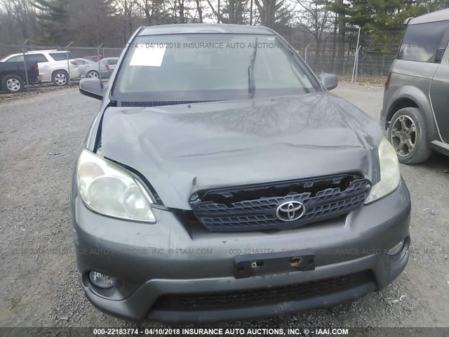 2T1KR32E15C496254 - 2005 TOYOTA COROLLA MATRIX XR GRAY photo 6