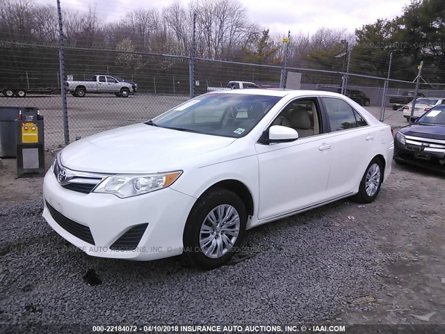 4T4BF1FK5ER382937 - 2014 TOYOTA CAMRY L/SE/LE/XLE 白色 照片 2