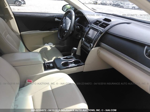 4T4BF1FK5ER382937 - 2014 TOYOTA CAMRY L/SE/LE/XLE 白色 照片 5