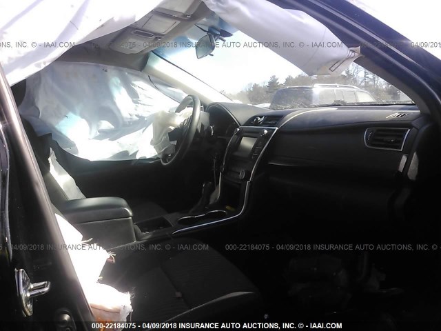 4T4BF1FK8GR519713 - 2016 TOYOTA CAMRY LE/XLE/SE/XSE BLACK photo 5