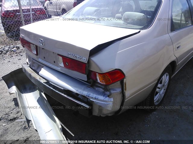 4T1BG22K8YU970807 - 2000 TOYOTA CAMRY CE/LE/XLE 金色 照片 6