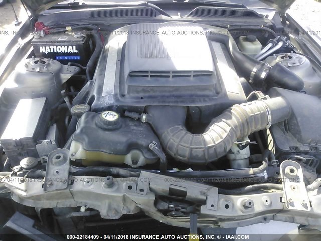 1ZVFT82H255241052 - 2005 FORD MUSTANG GT GRAY photo 10