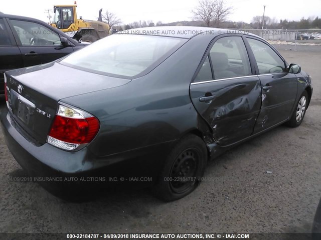 4T1BE32K46U118379 - 2006 TOYOTA CAMRY LE/XLE/SE ნაცრისფერი ფოტო 4