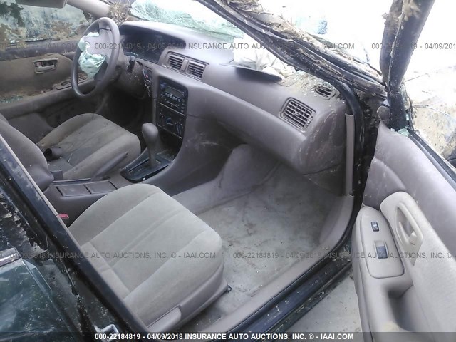 4T1BF22K41U961109 - 2001 TOYOTA CAMRY LE/XLE Կանաչ լուսանկար 5