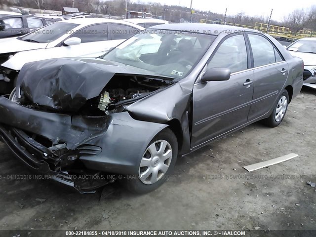 4T1BE32K53U654219 - 2003 TOYOTA CAMRY LE/XLE/SE GRAY photo 2