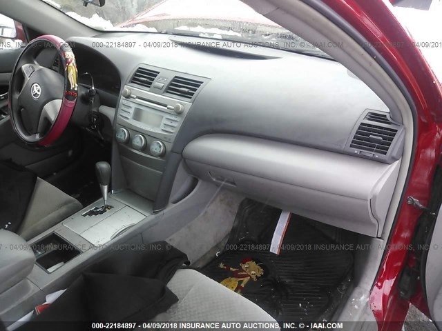 4T1BK46K77U029092 - 2007 TOYOTA CAMRY NEW GENERAT LE/XLE/SE RED photo 5