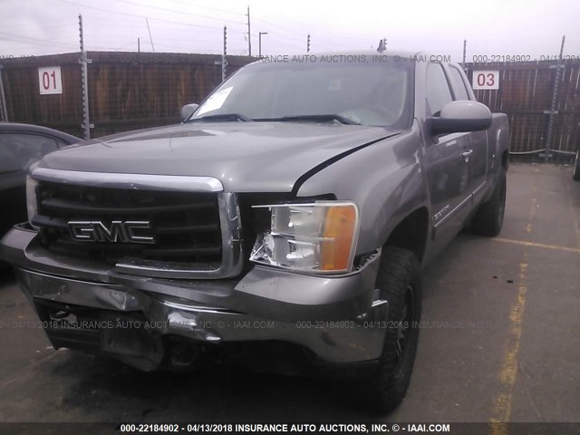 1GTEK19047Z579654 - 2007 GMC NEW SIERRA K1500 GRAY photo 2