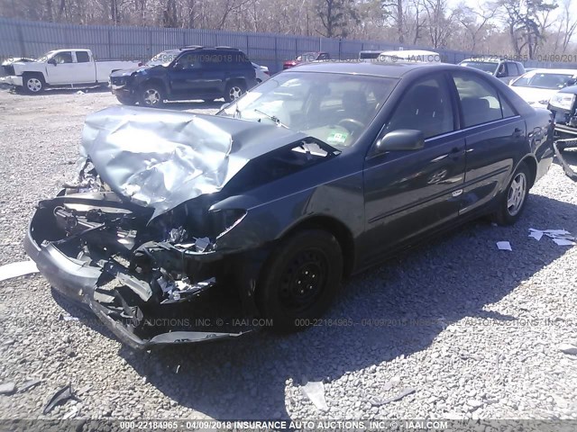 4T1BF32K83U554421 - 2003 TOYOTA CAMRY LE/XLE/SE GREEN photo 2