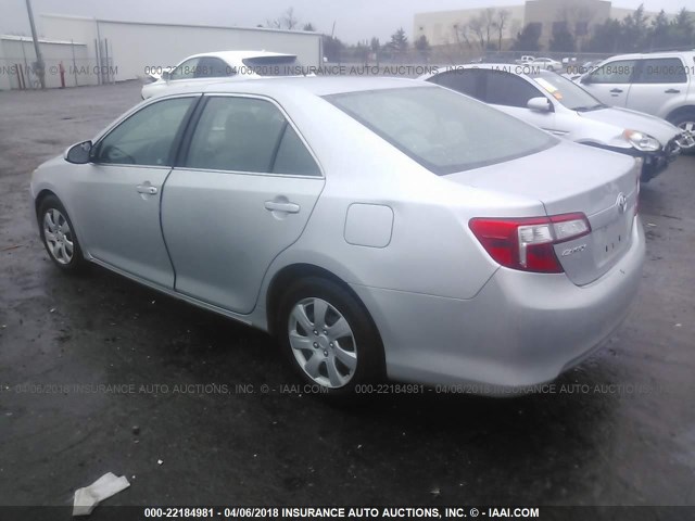 4T1BF1FK0CU042599 - 2012 TOYOTA CAMRY SE/LE/XLE SILVER photo 3