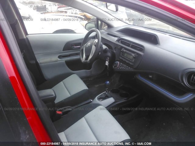 JTDKDTB31D1542407 - 2013 TOYOTA PRIUS C RED photo 5