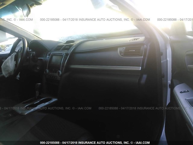 4T1BF1FK6CU175299 - 2012 TOYOTA CAMRY SE/LE/XLE Сұр фото 5