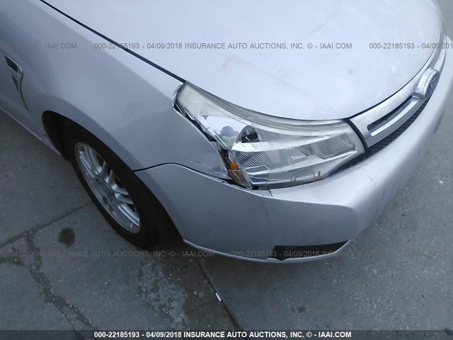 1FAHP35N28W133040 - 2008 FORD FOCUS SE/SEL/SES SILVER photo 6