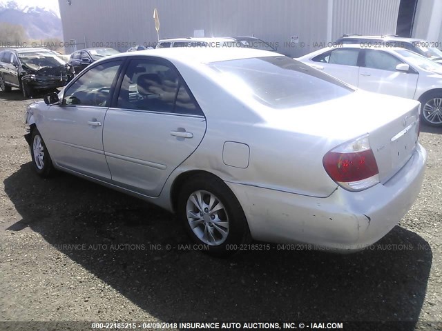 4T1BF30K55U110208 - 2005 TOYOTA CAMRY LE/XLE/SE 银色 照片 3